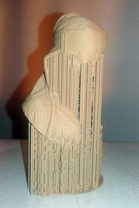 Stampa in 3d del legno Statua in legno appena stampata